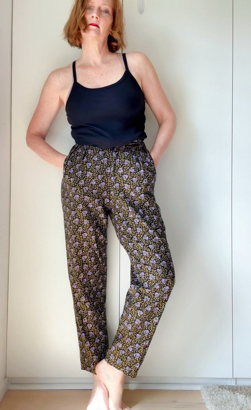 Vintage 80s Floral Print Trousers High Waist Cotton Cottagecore Tapered Blk/Prp